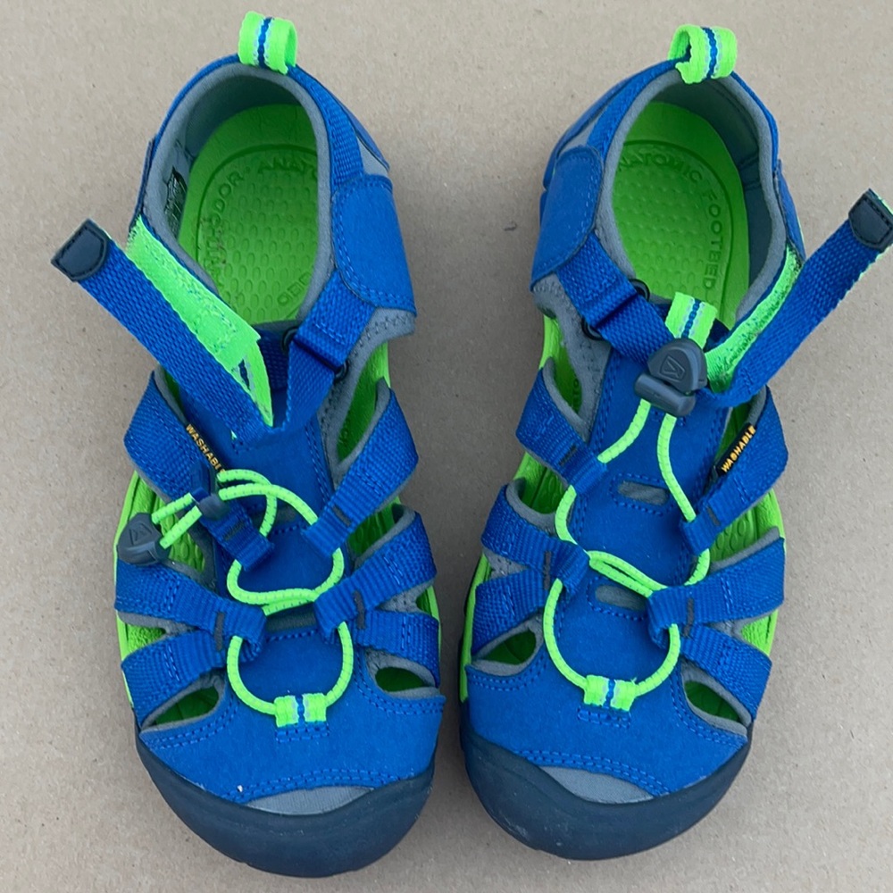 Keen sandals Size 4